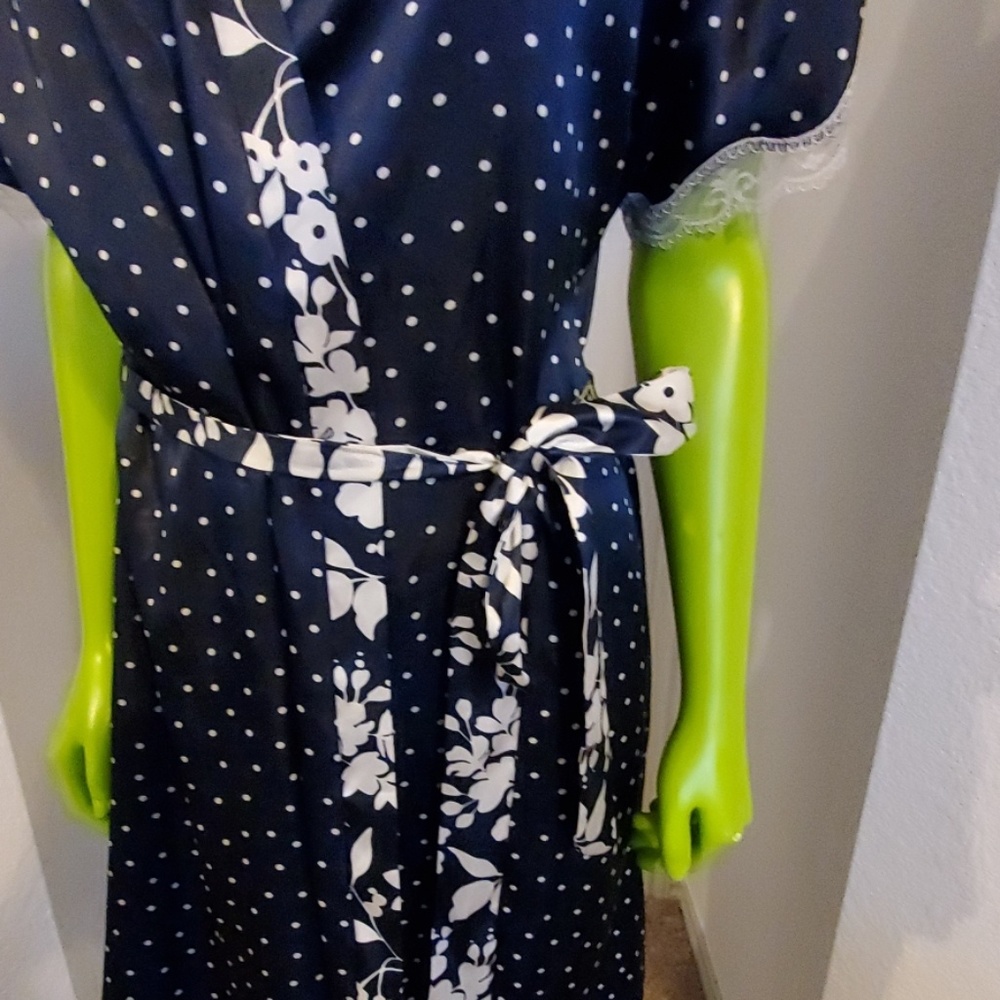Ladies summer Robe - Picture 3 of 5